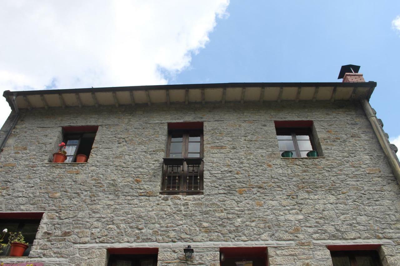 El Sumiciu Vendégház Mieres  Kültér fotó
